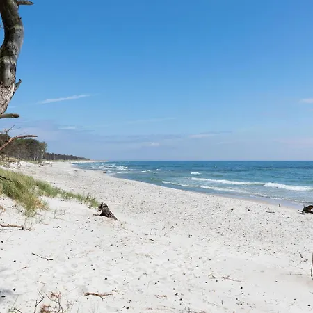 Three-bedroom In Nexo Feriehus