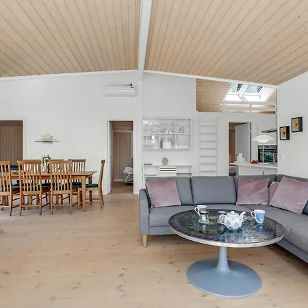 Feriehus Three-bedroom In Nexo