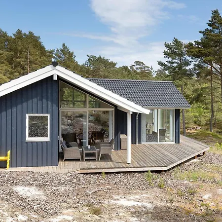 Feriehus Three-bedroom In Nexo Vester Somarken